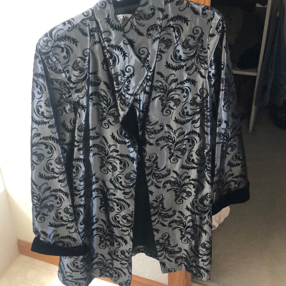 Patterned light jacket